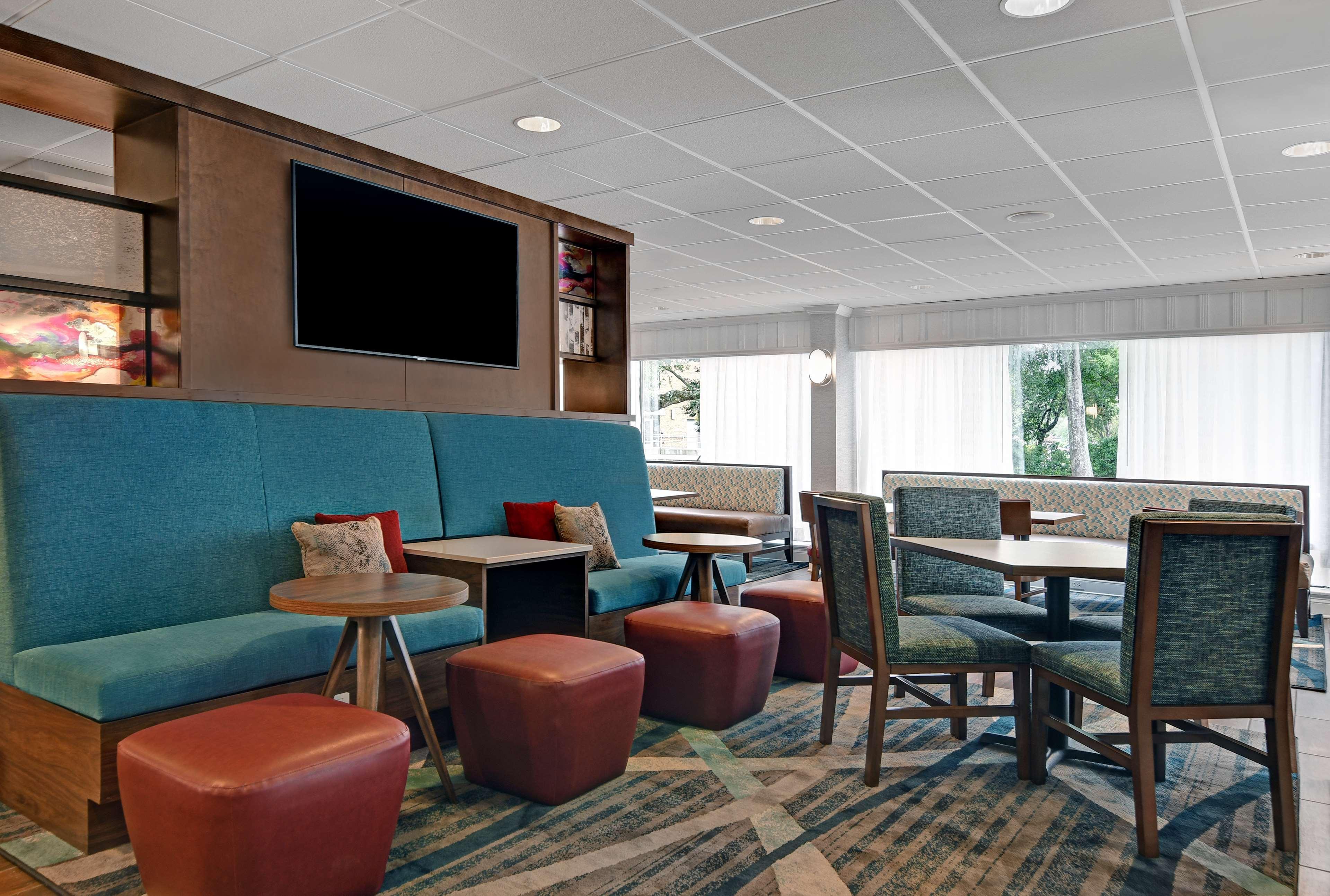 Hampton Inn Patriots Point Чарльстон Экстерьер фото